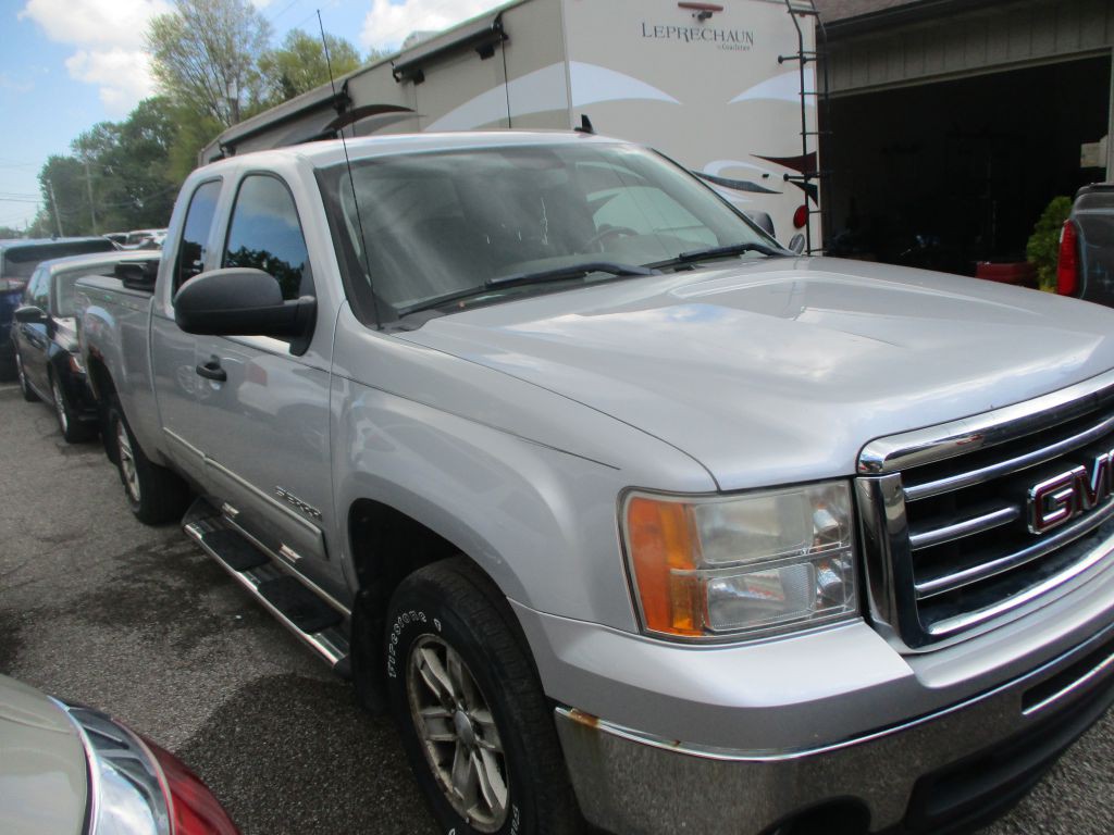 2012 GMC Sierra Image 2
