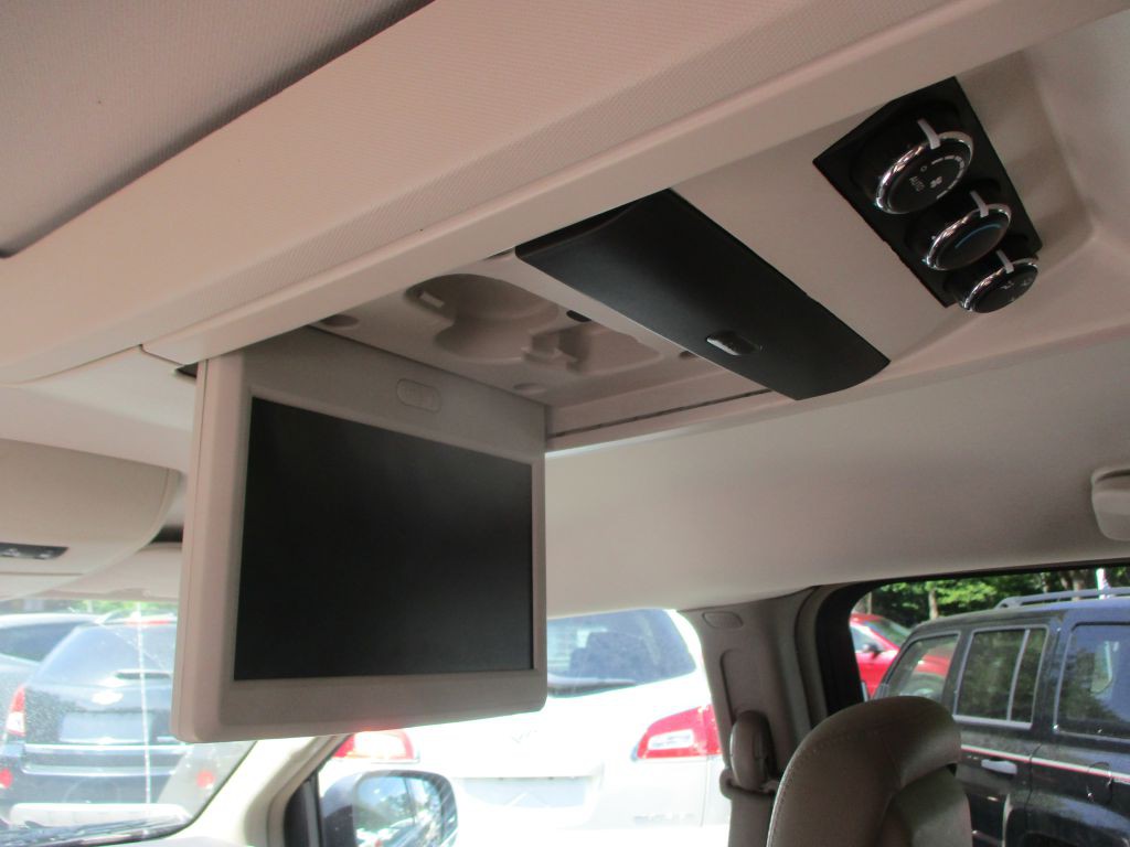2014 Chrysler Town & Country Image 16