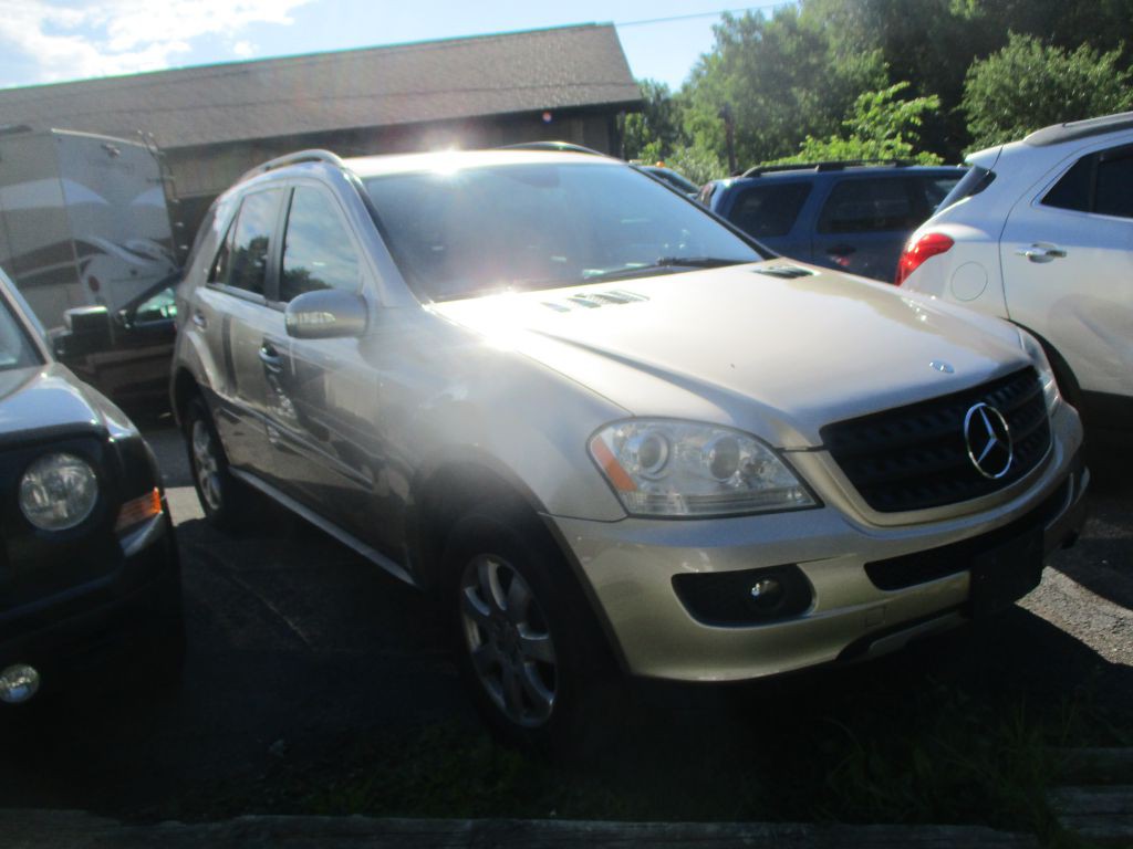 2006 Mercedes-Benz M-Class Image 2