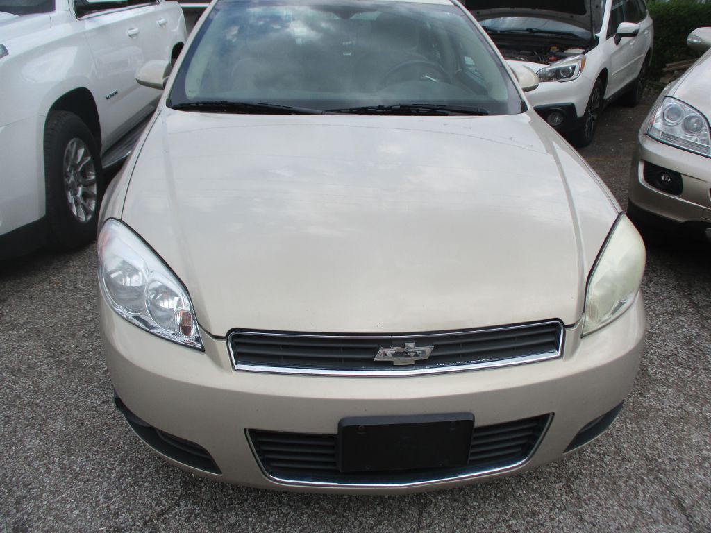 2011 Chevrolet Impala Image 2