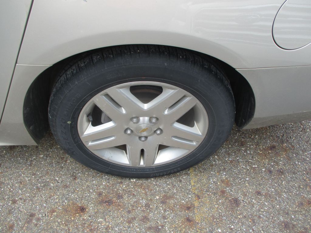 2011 Chevrolet Impala Image 9