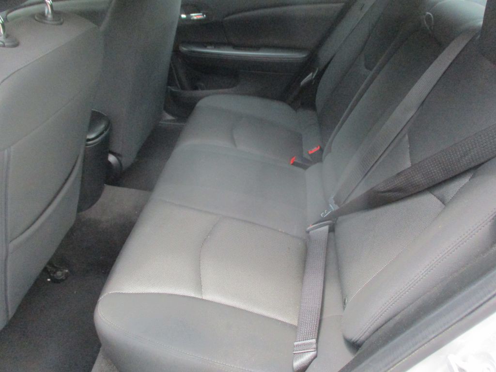 2012 Dodge Avenger Image 8