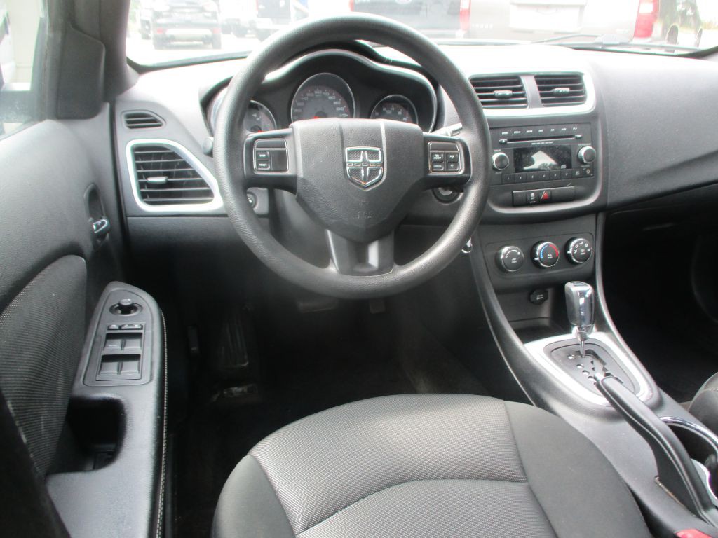 2012 Dodge Avenger Image 9