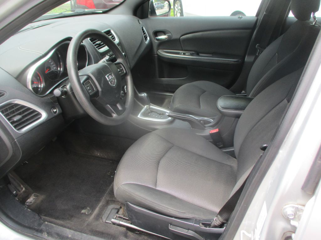 2012 Dodge Avenger Image 11
