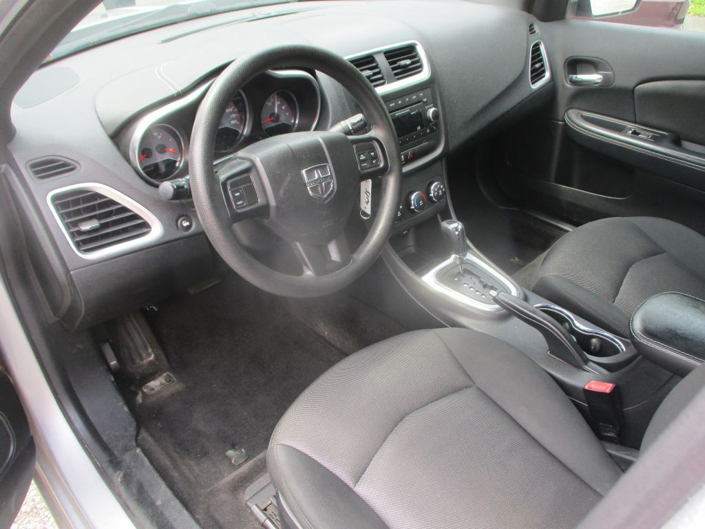 2012 Dodge Avenger Image 12