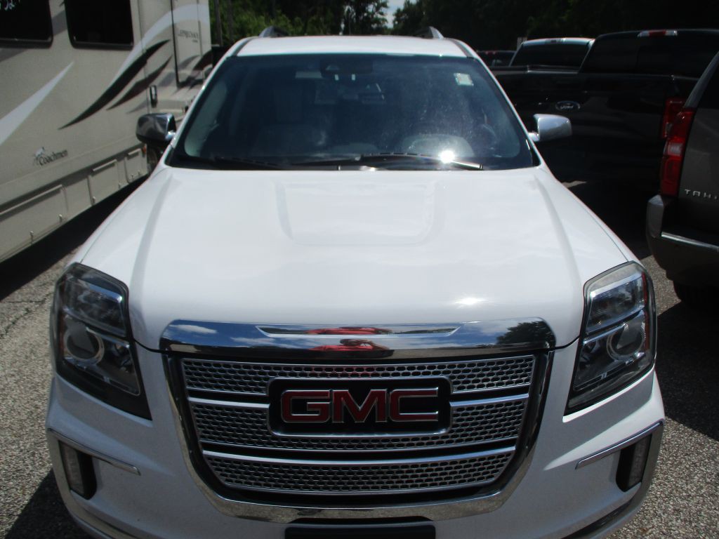 2017 GMC Terrain Image 2