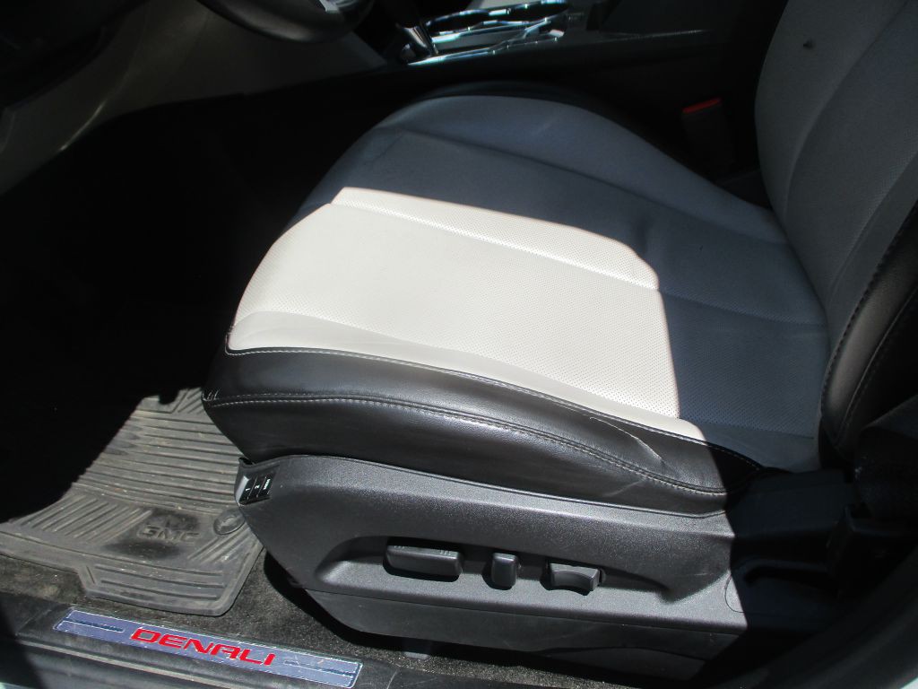 2017 GMC Terrain Image 12