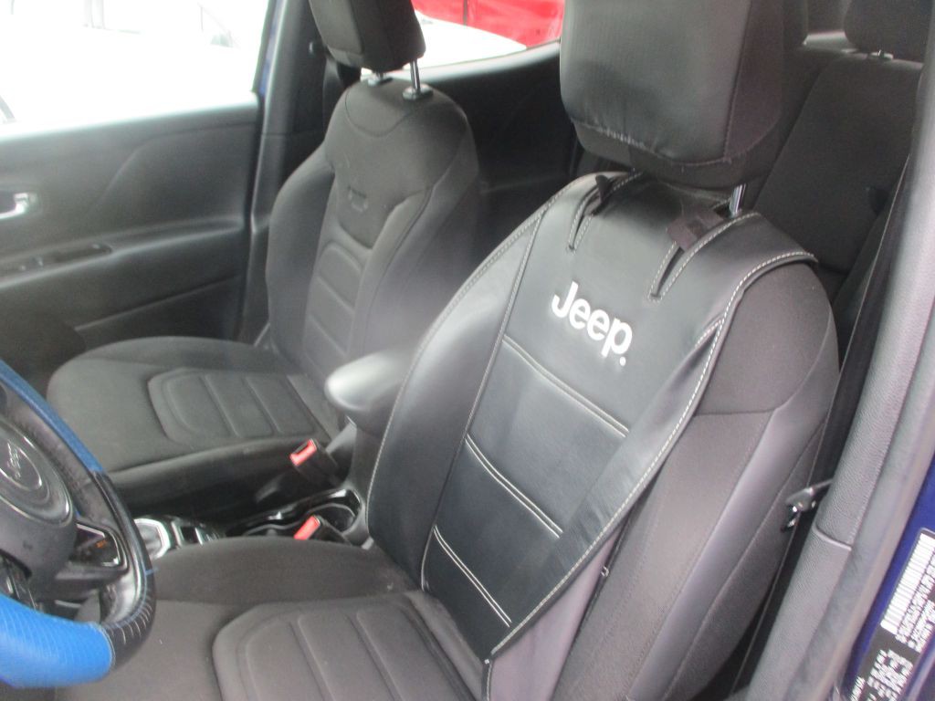2017 Jeep Renegade Image 13