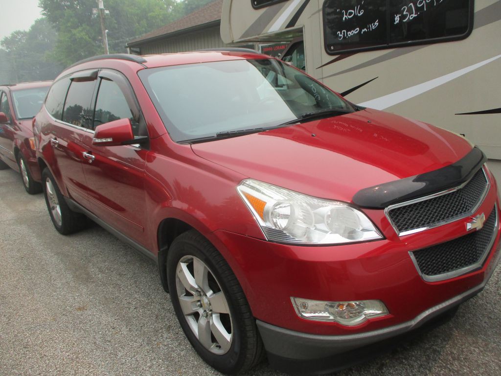 2012 Chevrolet Traverse Image 2