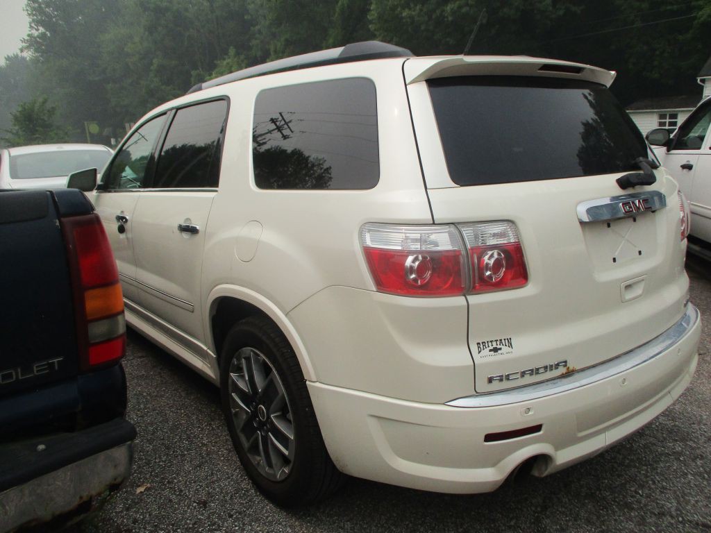 2011 GMC Acadia Image 5