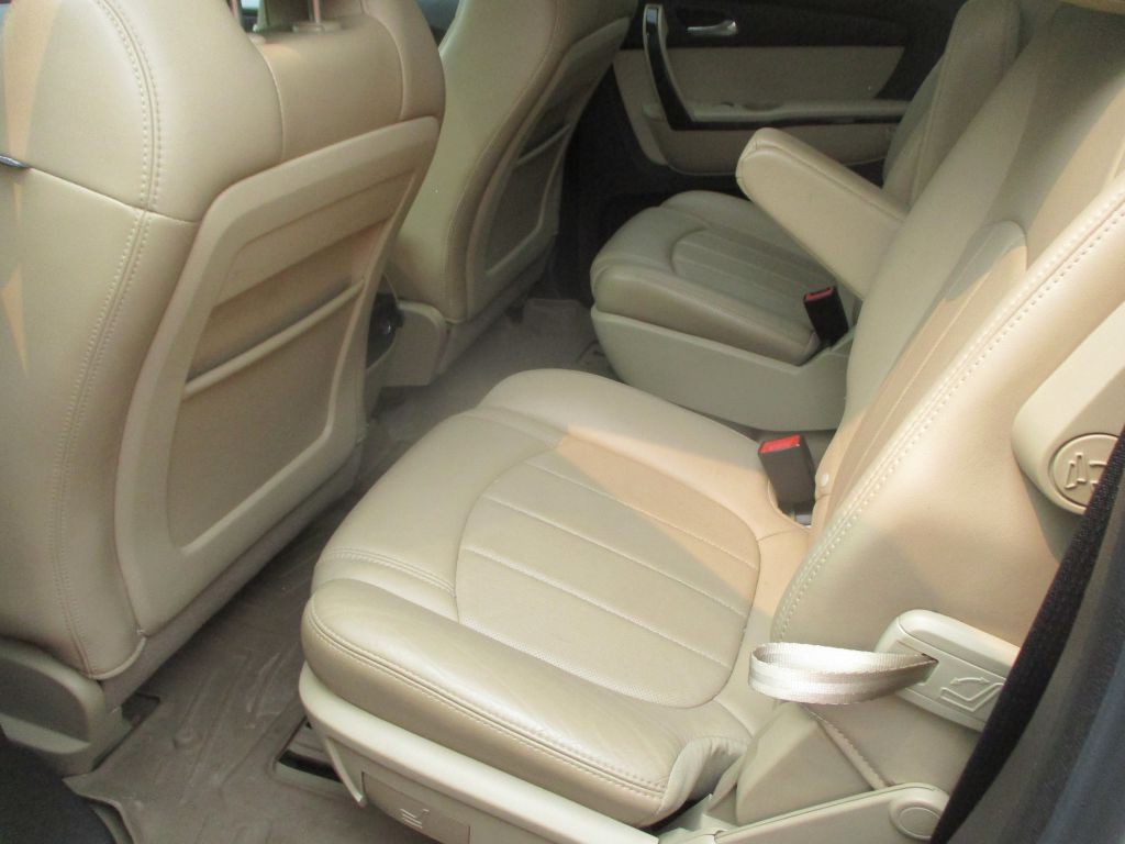 2011 GMC Acadia Image 7