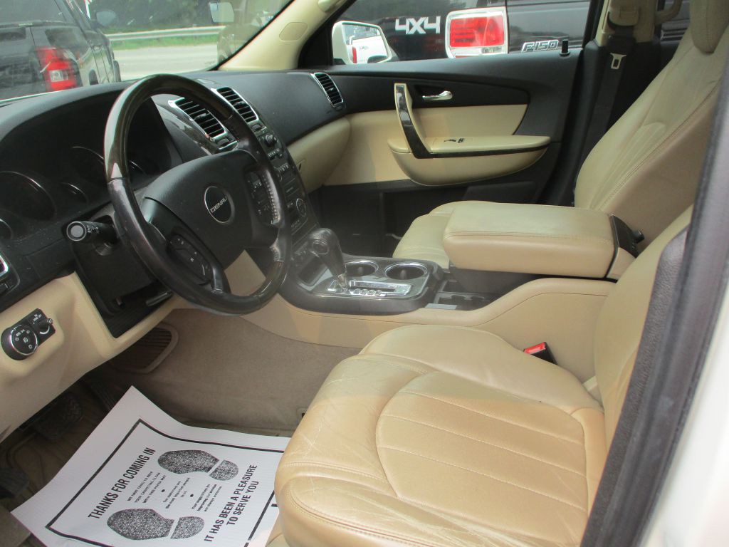 2011 GMC Acadia Image 11