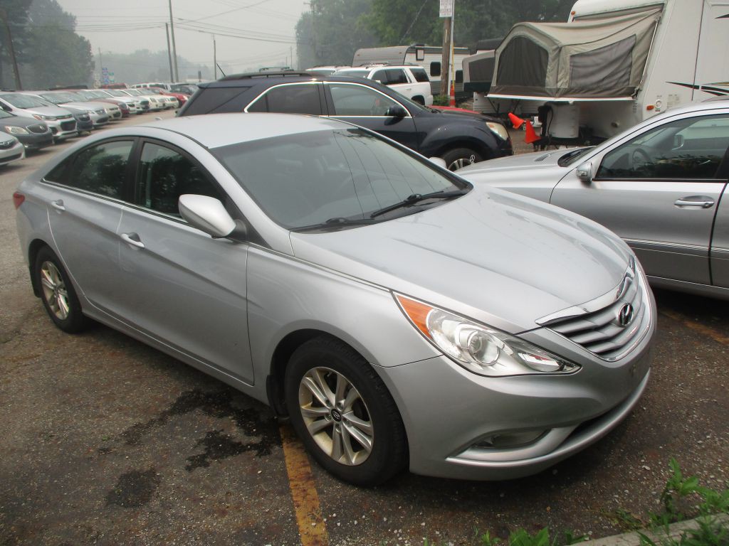 2013 Hyundai Sonata Image 1