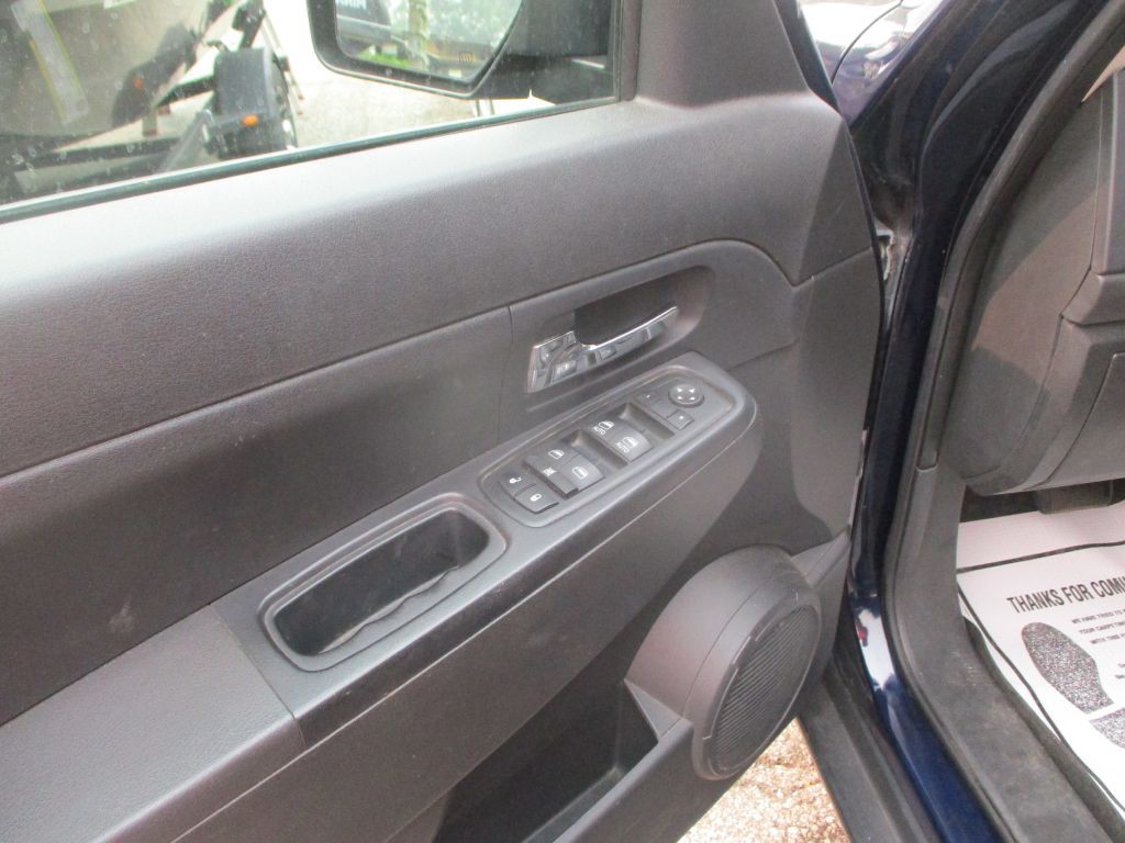 2012 Jeep Liberty Image 8