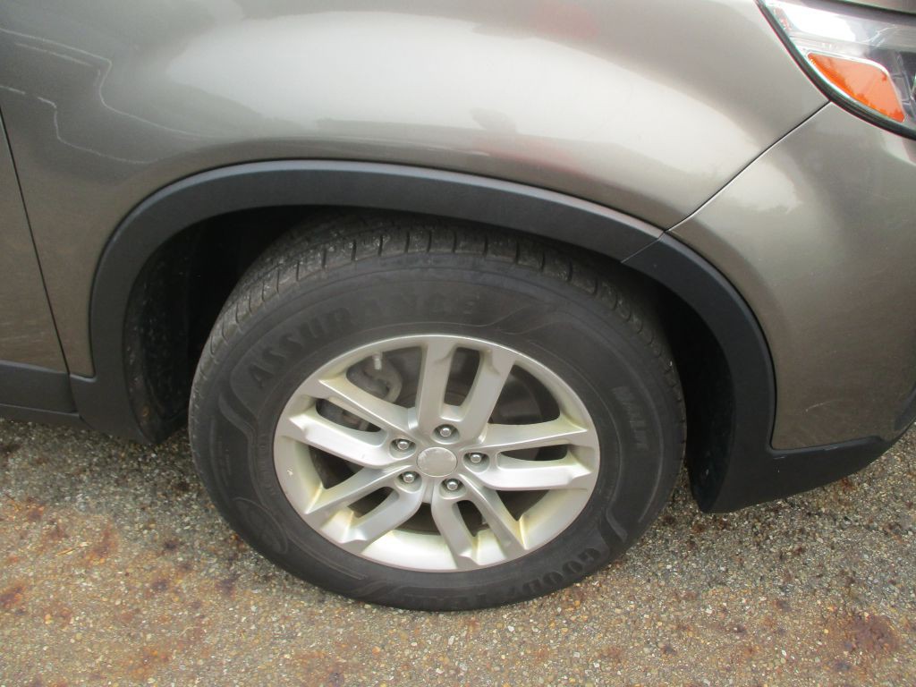 2014 Kia Sorento Image 2