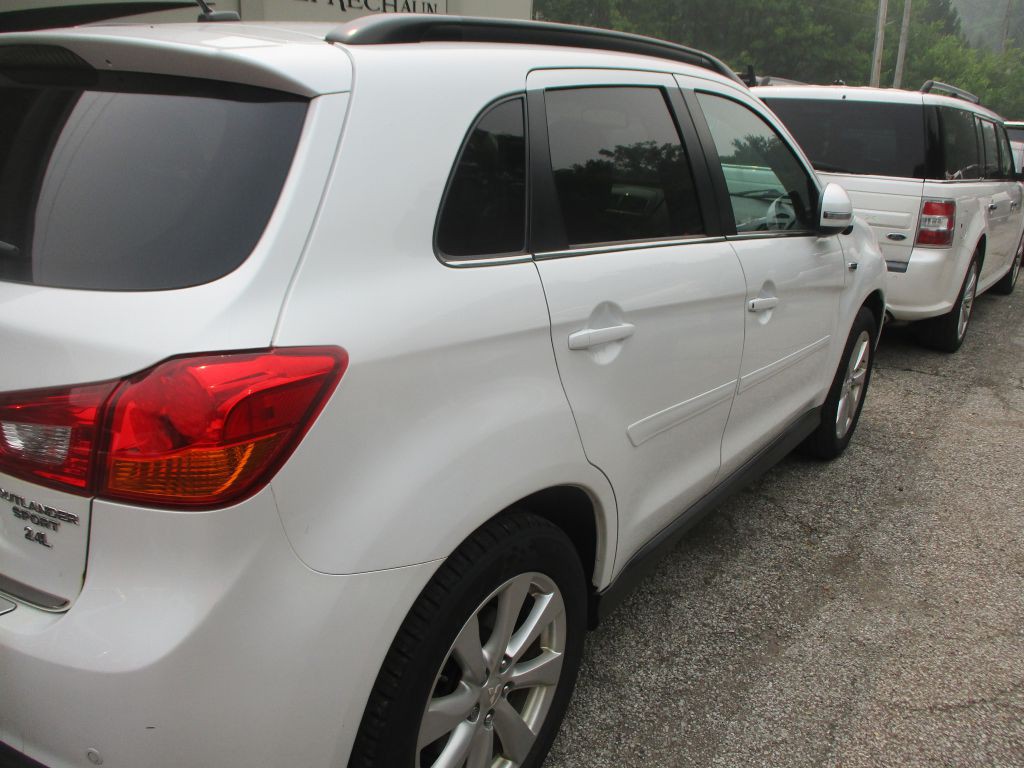 2015 Mitsubishi Outlander Image 4