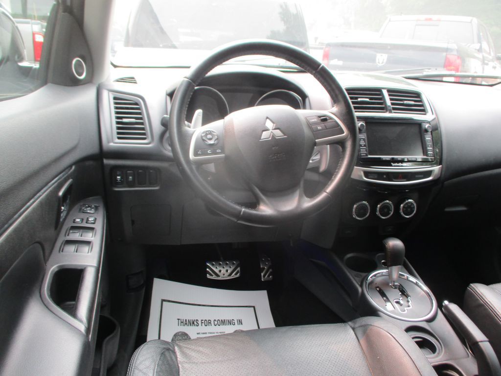2015 Mitsubishi Outlander Image 8