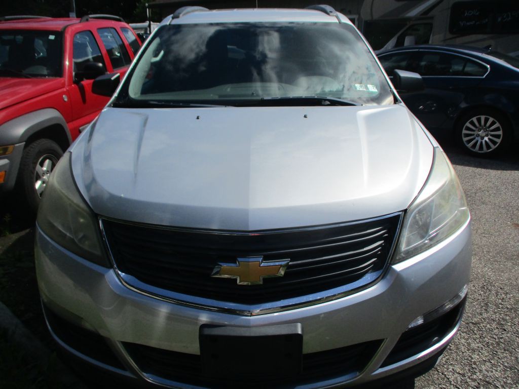 2014 Chevrolet Traverse Image 2