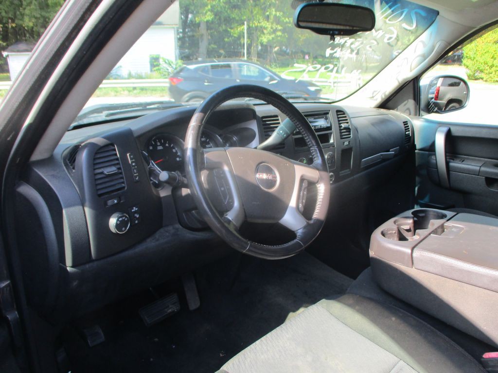 2011 GMC Sierra Image 8