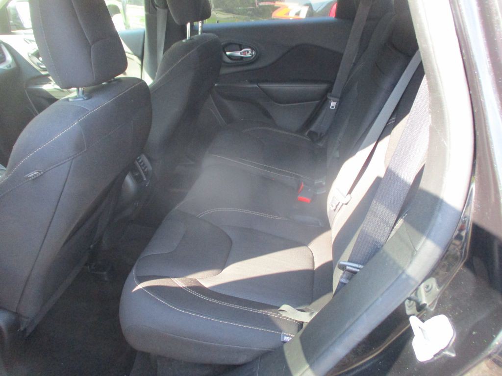 2016 Jeep Cherokee Image 7