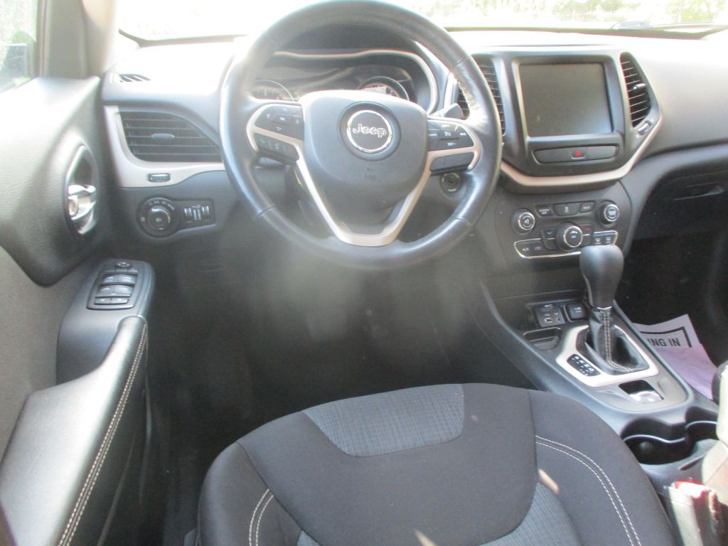2016 Jeep Cherokee Image 8