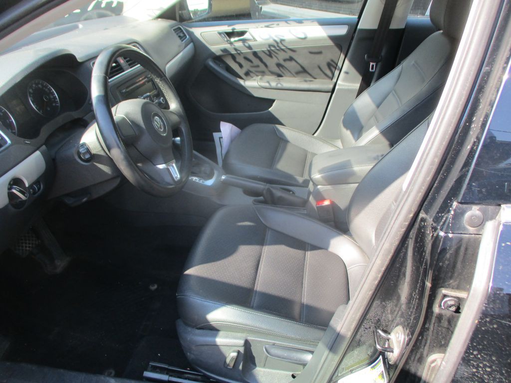 2013 Volkswagen Jetta Image 8
