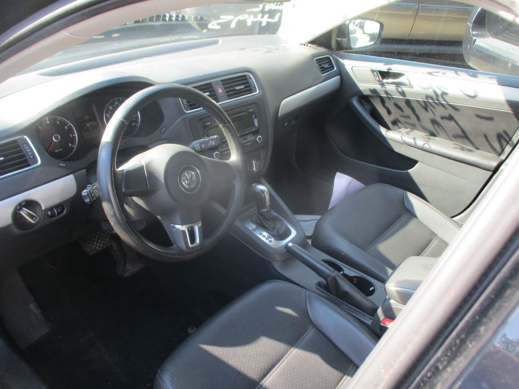 2013 Volkswagen Jetta Image 9