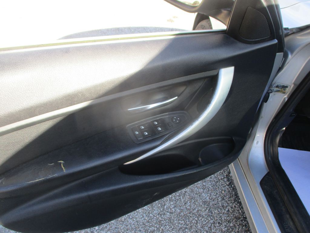 2015 BMW 3 Series Image 7