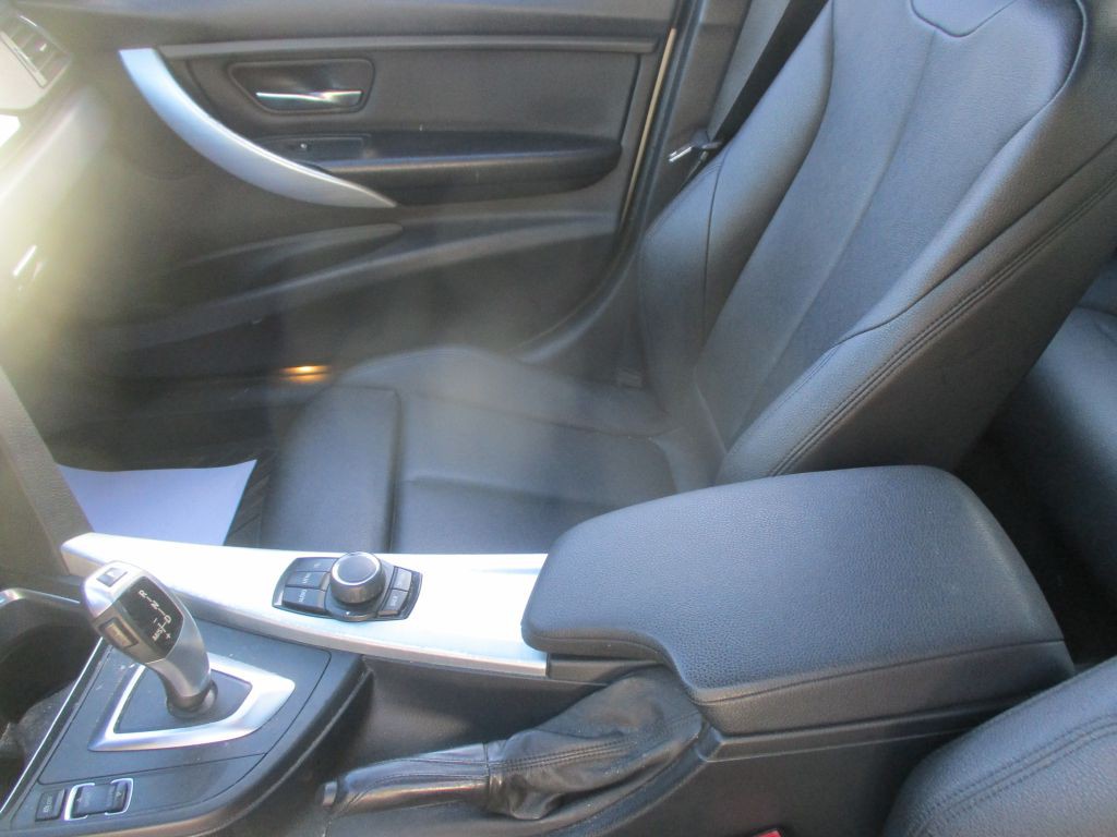 2015 BMW 3 Series Image 10