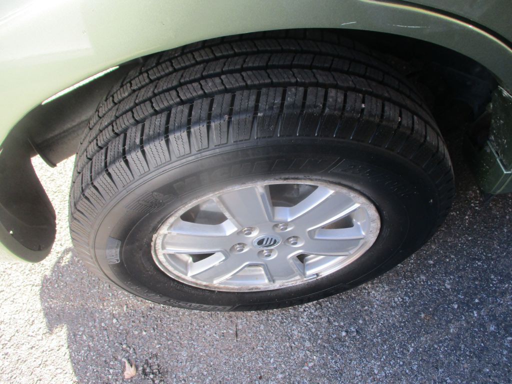 2010 Mercury Mariner Image 4