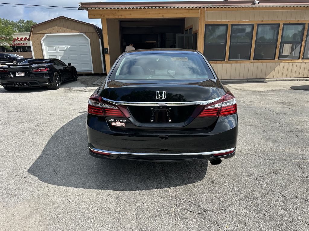 2017 Honda Accord Image 4