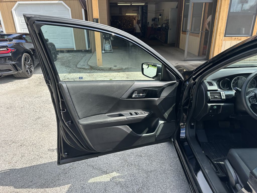 2017 Honda Accord Image 7