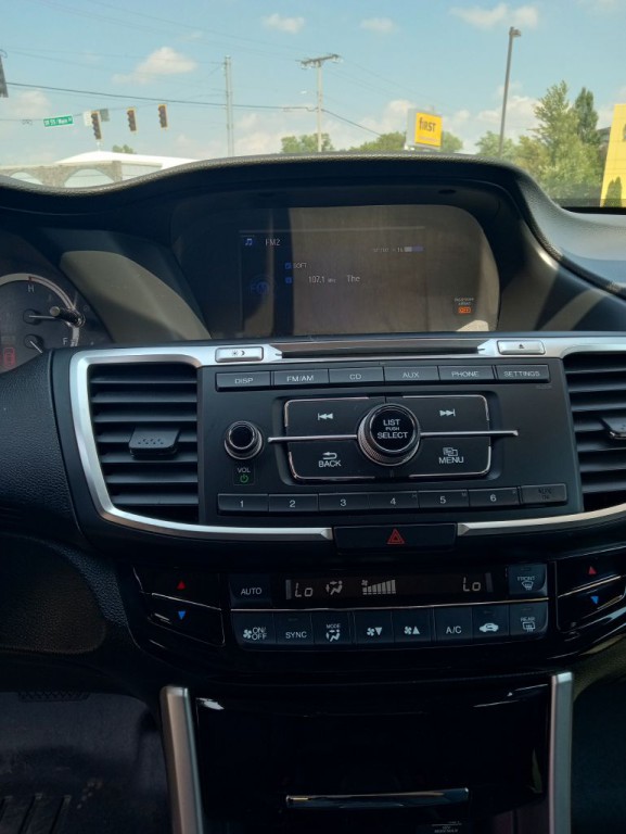 2017 Honda Accord Image 10