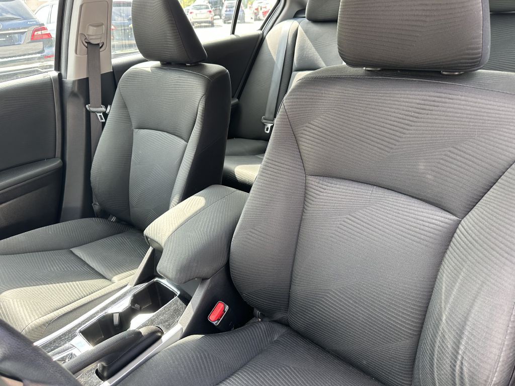 2017 Honda Accord Image 11