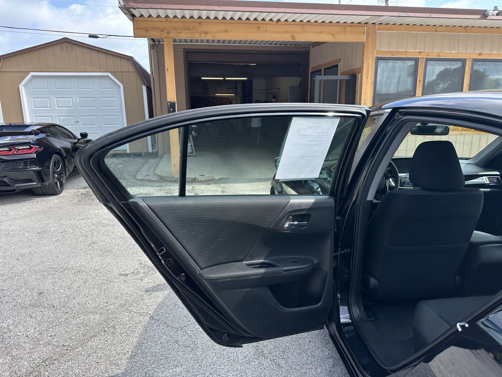 2017 Honda Accord Image 12