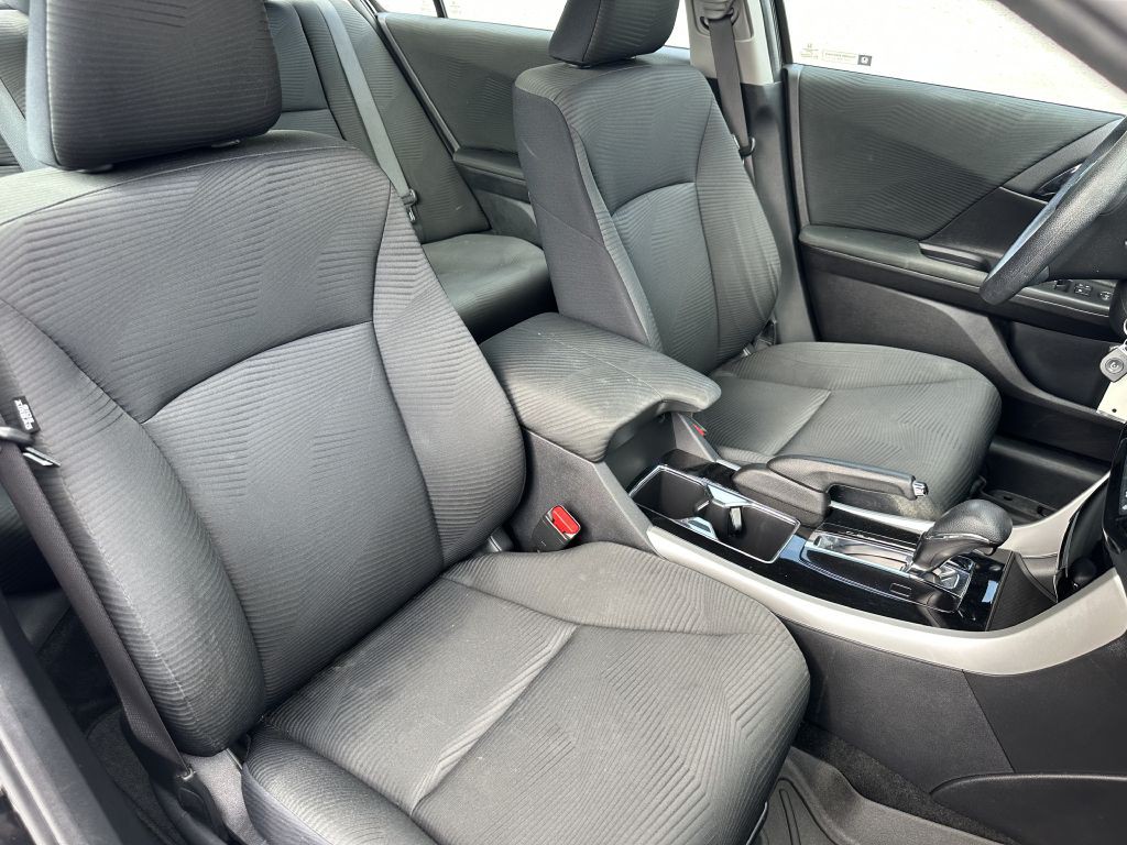 2017 Honda Accord Image 17