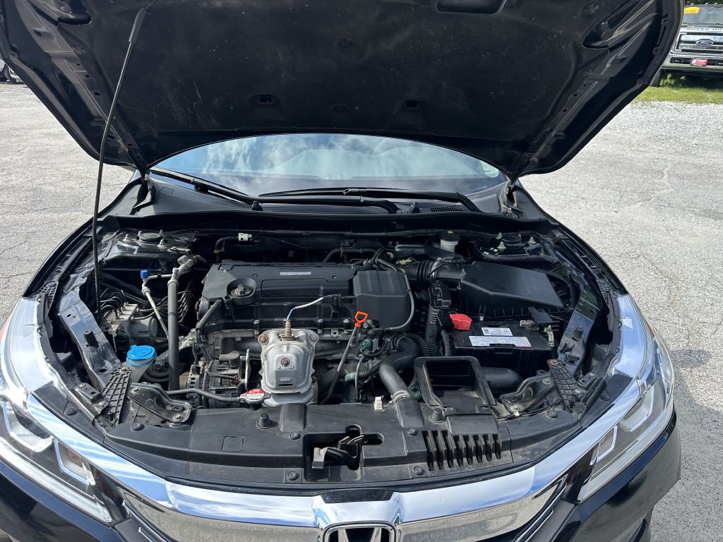 2017 Honda Accord Image 21