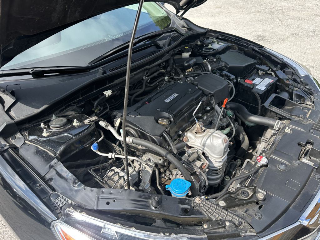 2017 Honda Accord Image 22