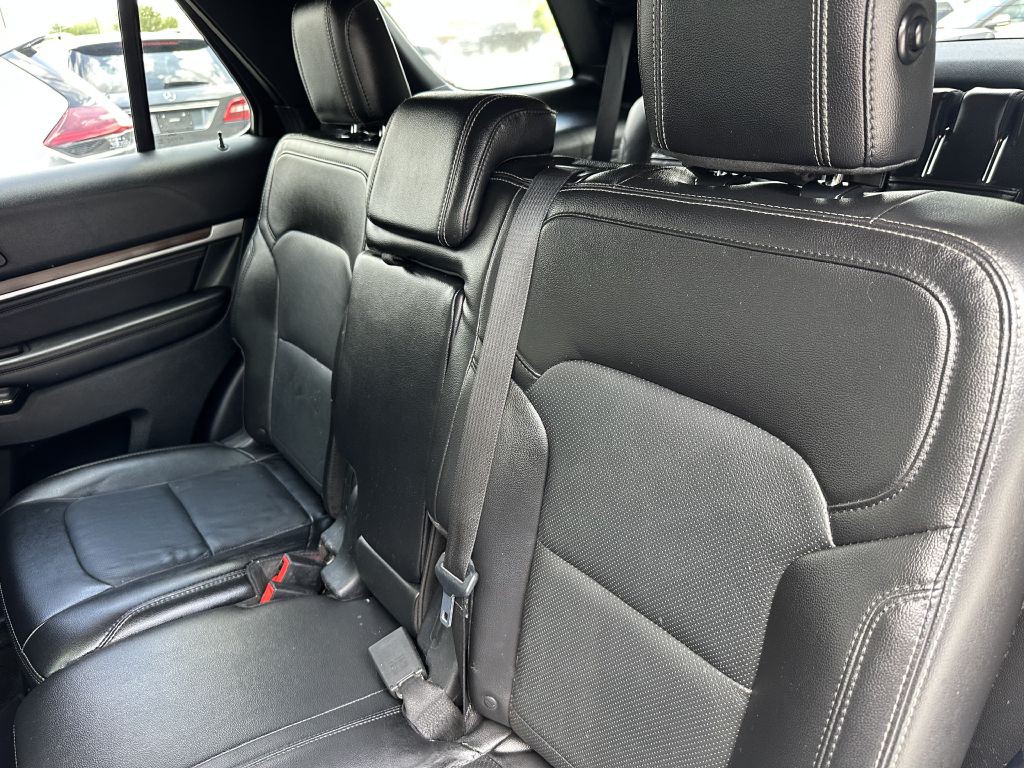 2017 Ford Explorer Image 12
