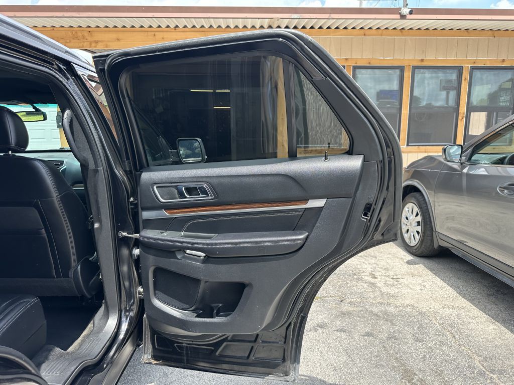 2017 Ford Explorer Image 18