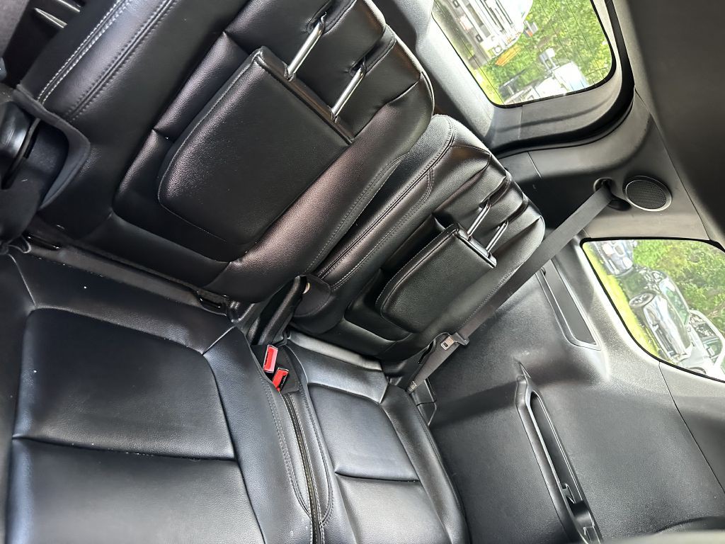 2017 Ford Explorer Image 21