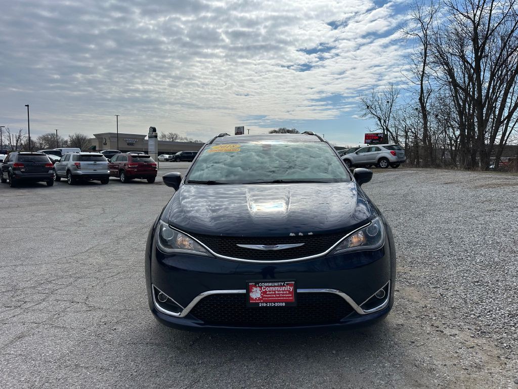 2018 Chrysler Pacifica Image 2