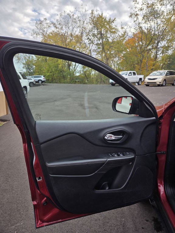 2016 Jeep Cherokee Image 8