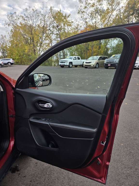 2016 Jeep Cherokee Image 10