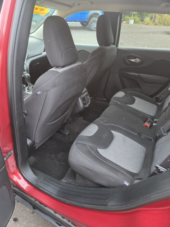 2016 Jeep Cherokee Image 16