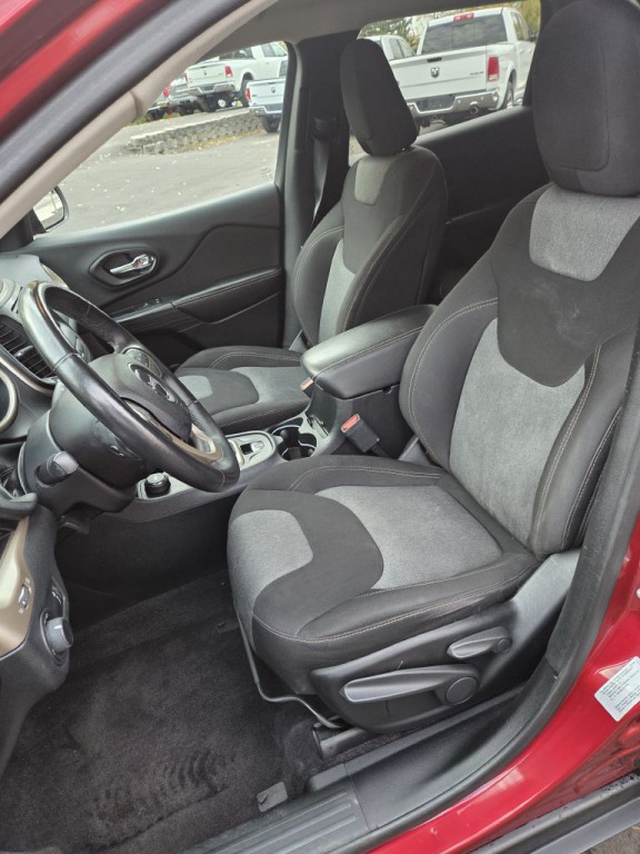 2016 Jeep Cherokee Image 19