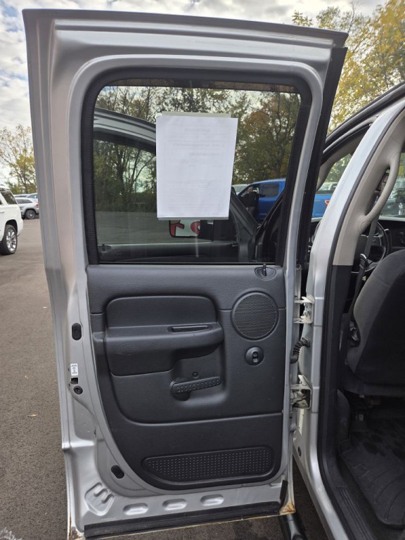 2005 Dodge Ram 2500 Image 10