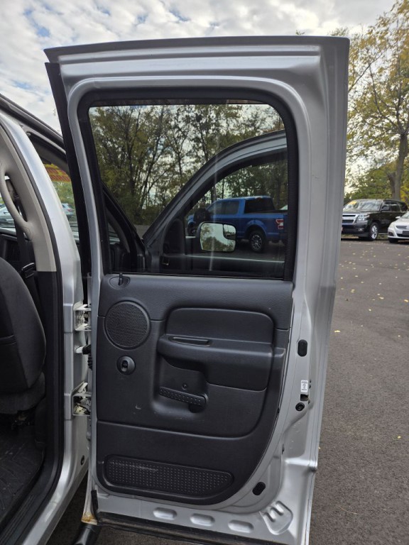 2005 Dodge Ram 2500 Image 12