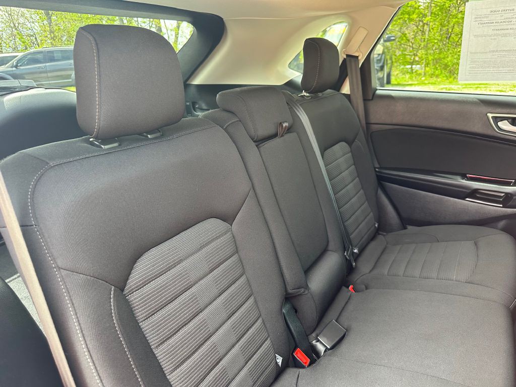2018 Ford Edge Image 17