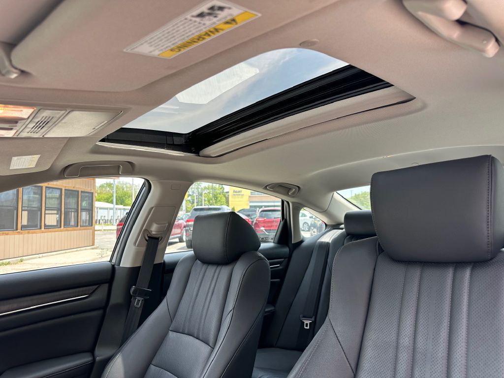 2019 Honda Accord Image 9